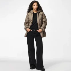 Dame Maddie Dyne Brun