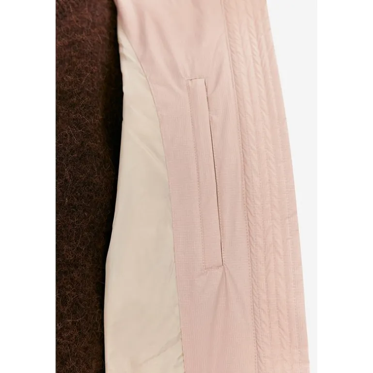 Dame Maddie Jakke Rose