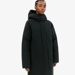 Dame Saira Jakke Sort